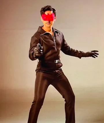 มนต์รักนักพากย์ กับเบื้องหลังการคืนชีพ "มิตร ชัยบัญชา"