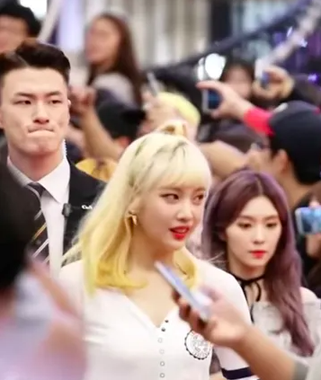 อึ้ง !! ชินซึงโฮ ทำชาวเน็ตช็อค หลังเคยเป็นบอดี้การ์ดให้ Red Velvet ก่อนได้เล่นหนังคู่ไอรีน